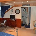Captains Cabin